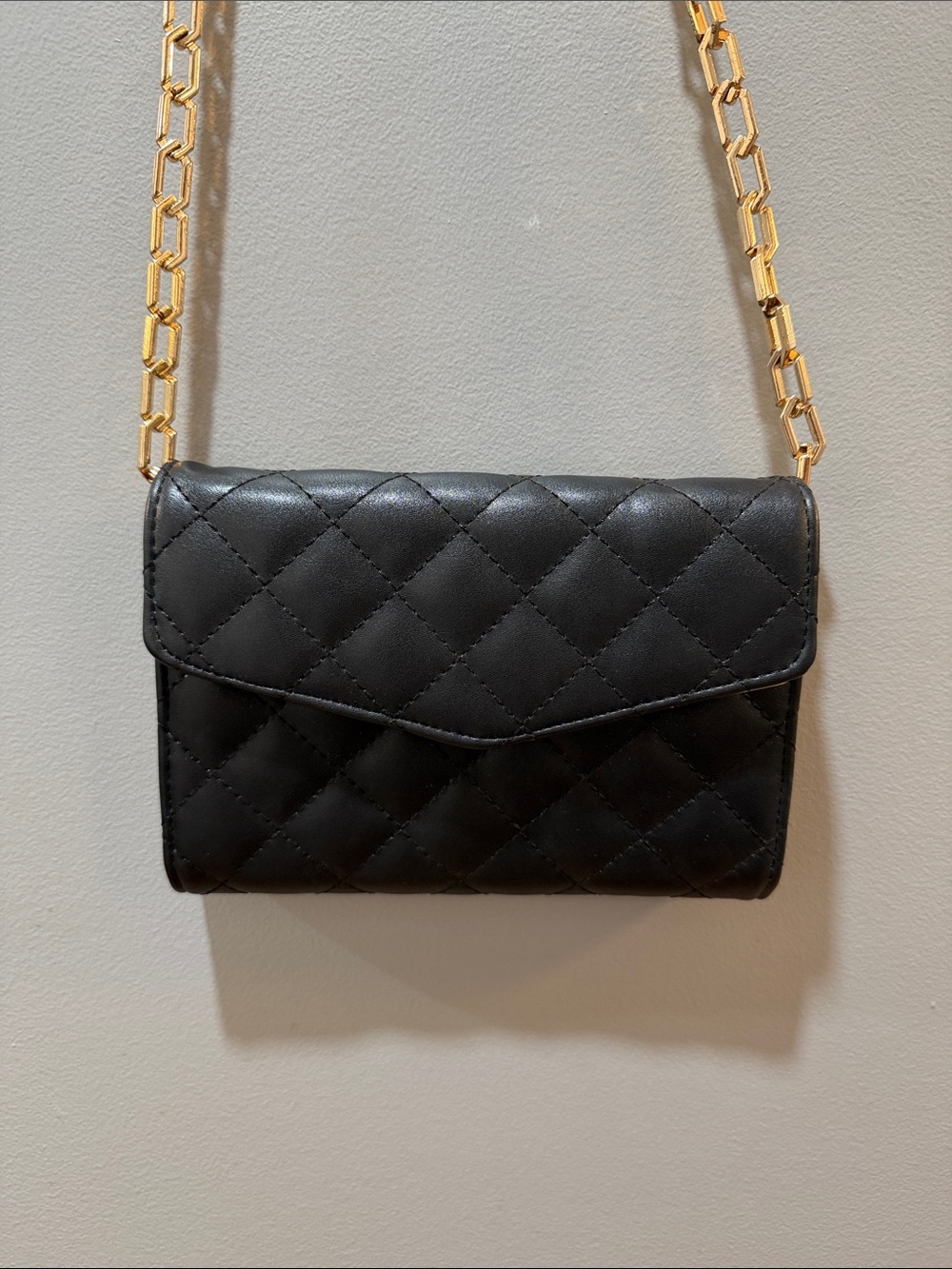 Quilted Black Crossbody Bag with Gold Chain Strap